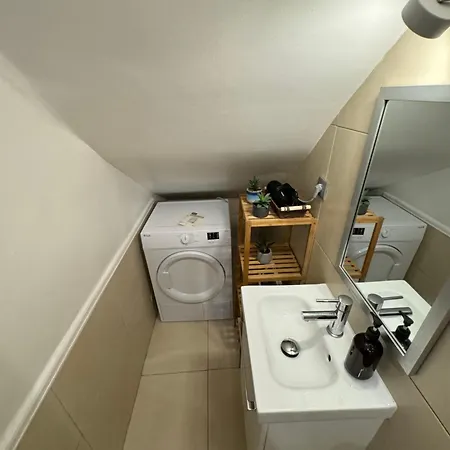 Apartment Grand Studio, Parking Prive, Cuisine Separee