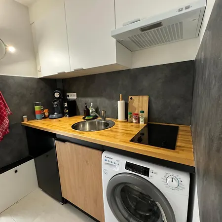Apartment Grand Studio, Parking Prive, Cuisine Separee *
