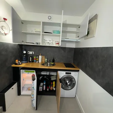 Grand Studio, Parking Prive, Cuisine Separee Cannes